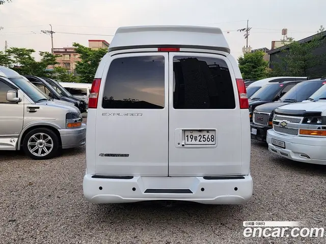 Chevrolet Express Van 2018 6.0 автомат (гидро), миниатюра 4