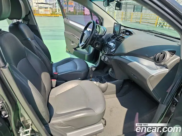 Chevrolet Spark 2015 1.0 автомат (гидро), миниатюра 11