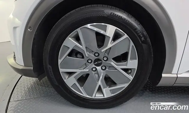 Genesis GV60 2023 0.1 автомат (гидро), миниатюра 5