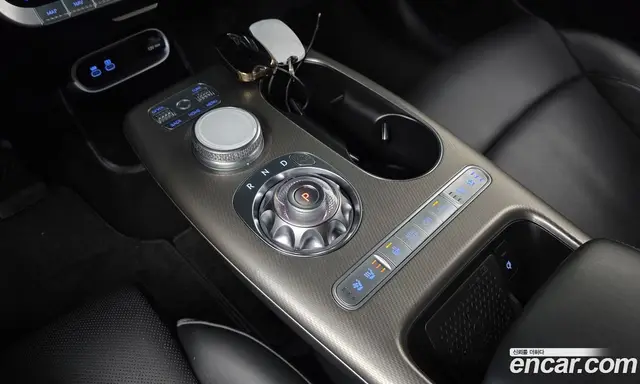 Genesis GV60 2023 0.1 автомат (гидро), миниатюра 9