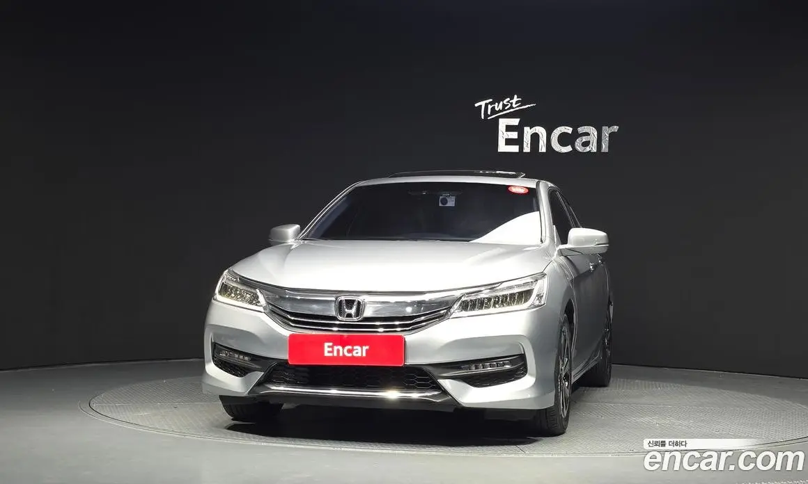 Honda Accord 2017 2.4 автомат (гидро), фото 3