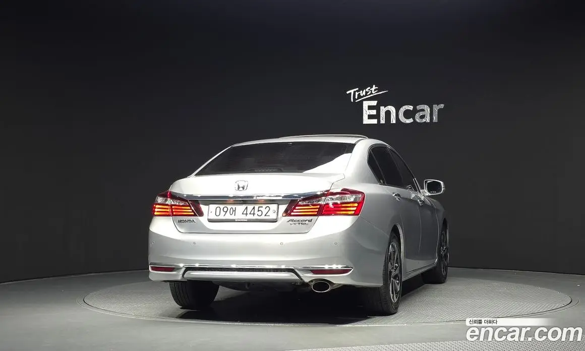 Honda Accord 2017 2.4 автомат (гидро), фото 4