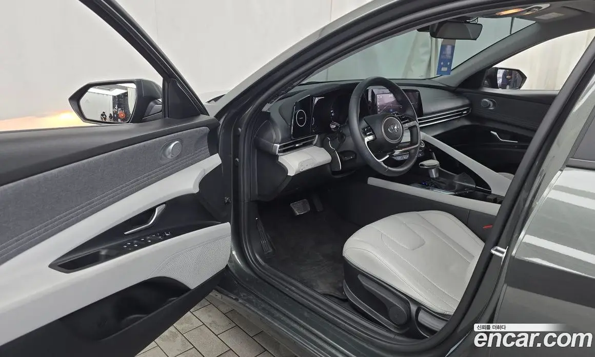 Hyundai Avante 2021 1.6 автомат (гидро), фото 13
