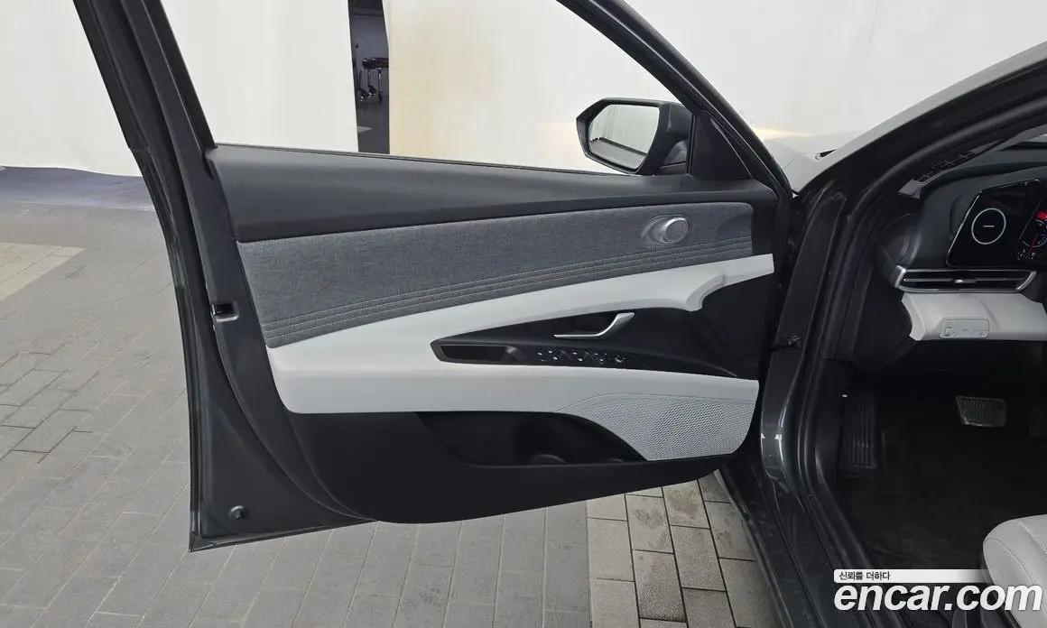 Hyundai Avante 2021 1.6 автомат (гидро), фото 14