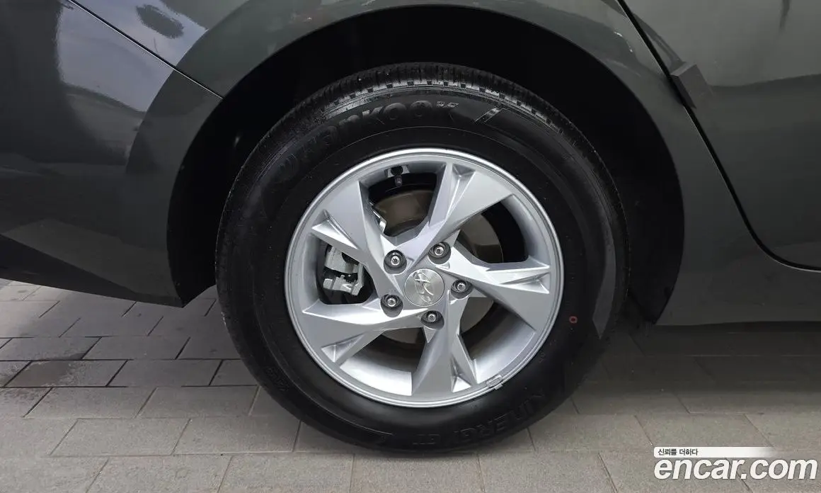 Hyundai Avante 2021 1.6 автомат (гидро), фото 5