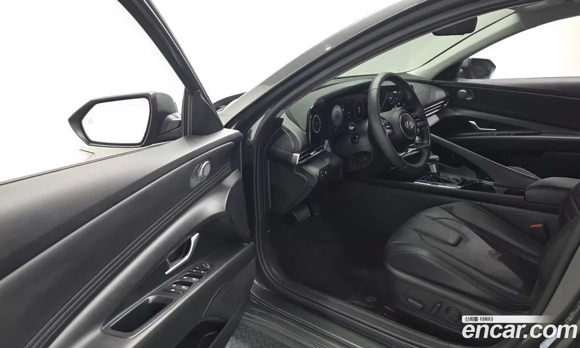 Hyundai Avante 2023 1.6 автомат (гидро), фото 13