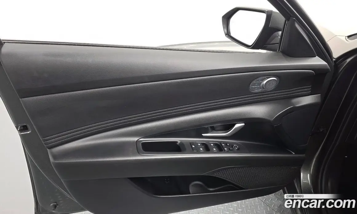 Hyundai Avante 2023 1.6 автомат (гидро), фото 15