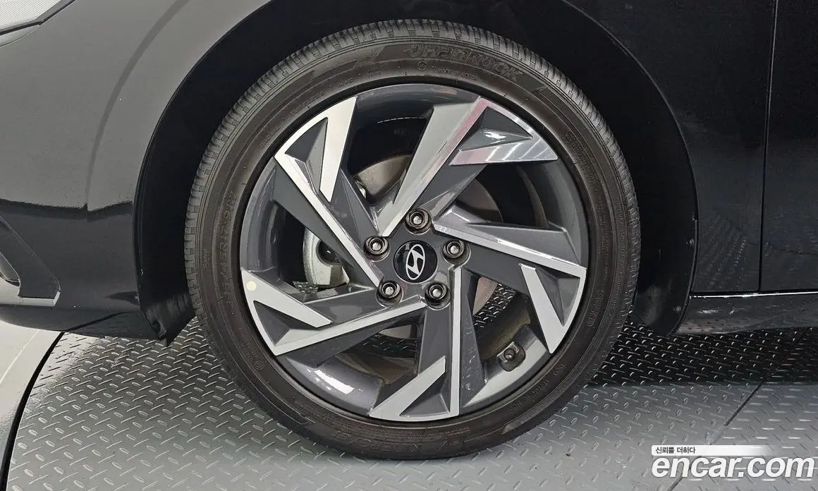 Hyundai Avante 2025 1.6 автомат (гидро), фото 4