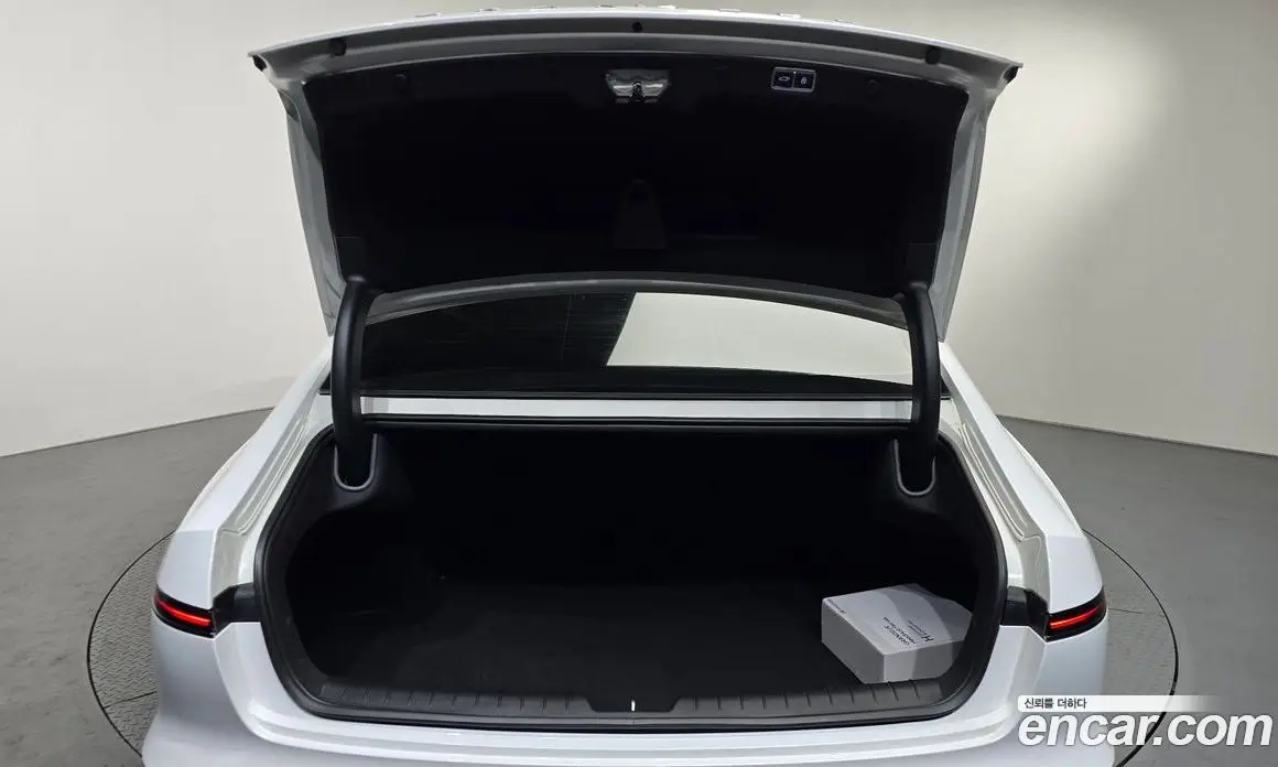 Hyundai Grandeur 2023 1.6 автомат (гидро), фото 23