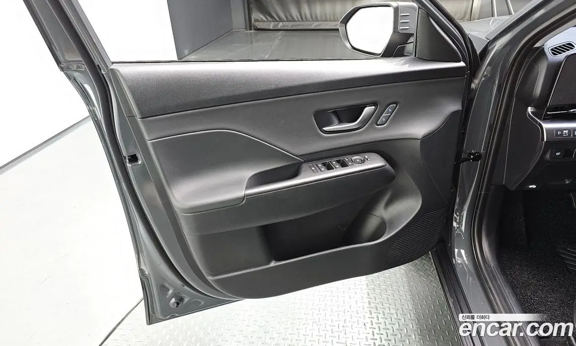 Hyundai Kona 2025 1.6 автомат (гидро), фото 13