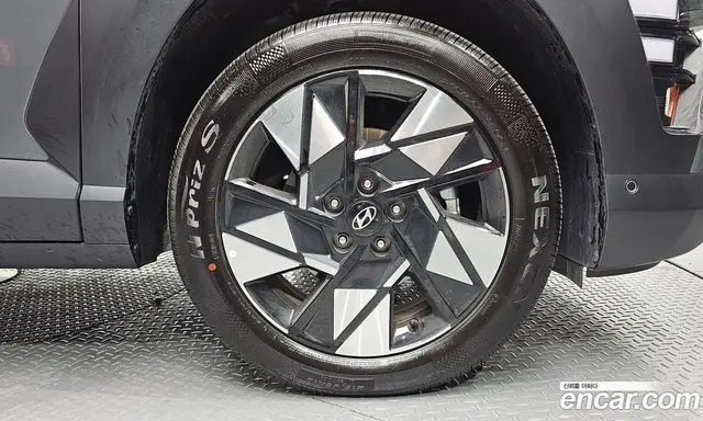 Hyundai Kona 2025 1.6 автомат (гидро), миниатюра 4