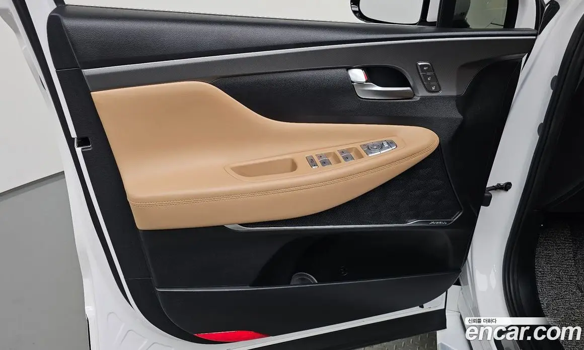 Hyundai Santa Fe 2023 1.6 автомат (гидро), фото 13