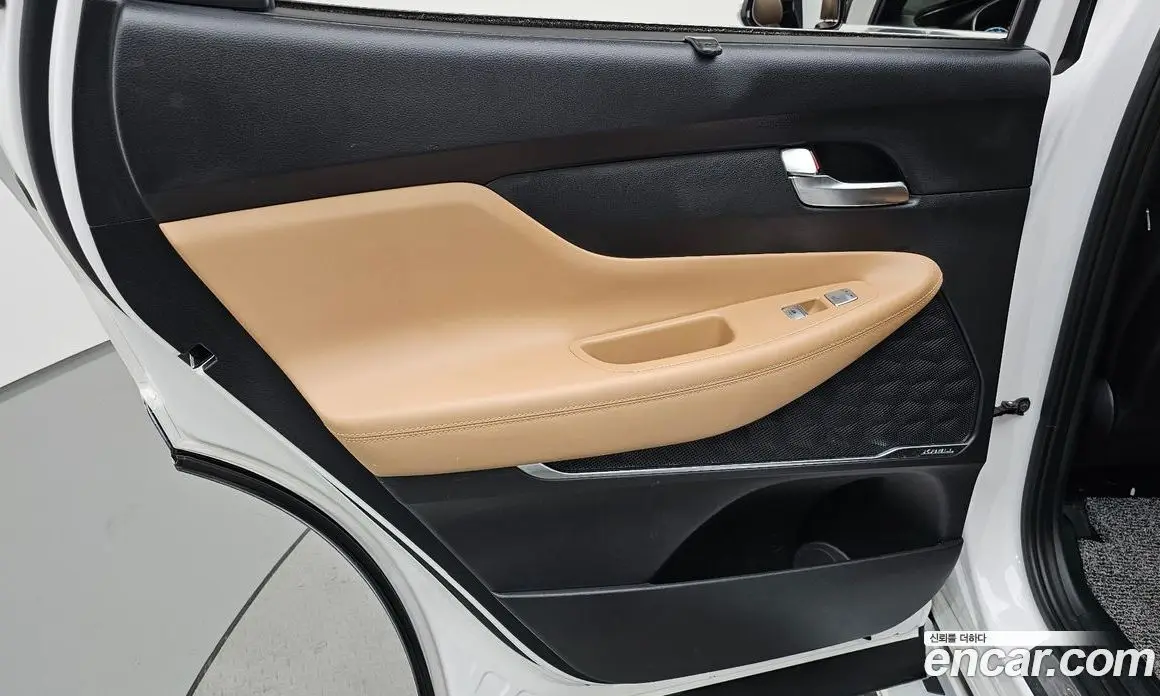 Hyundai Santa Fe 2023 1.6 автомат (гидро), фото 14