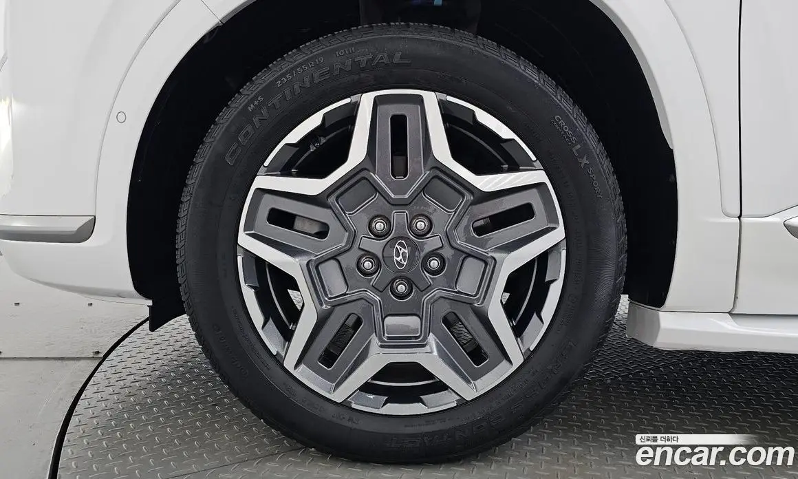 Hyundai Santa Fe 2023 1.6 автомат (гидро), фото 4