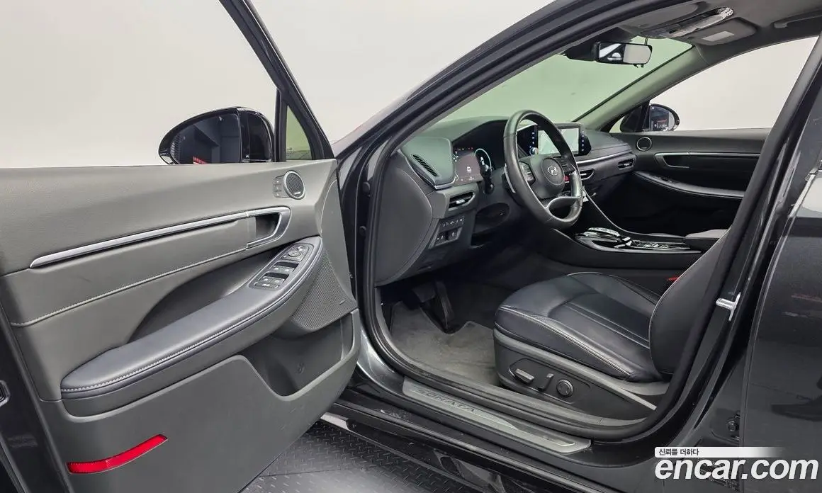 Hyundai Sonata 2022 1.6 автомат (гидро), фото 13