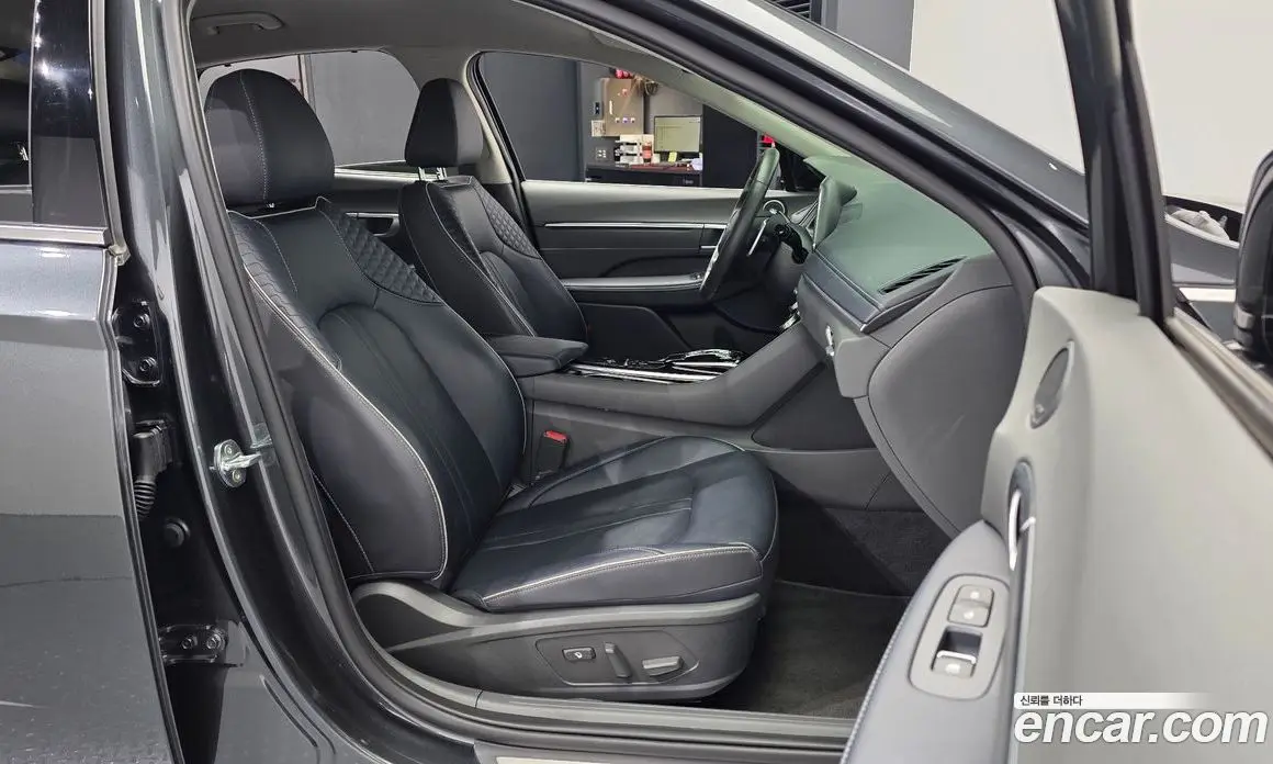 Hyundai Sonata 2022 1.6 автомат (гидро), фото 17