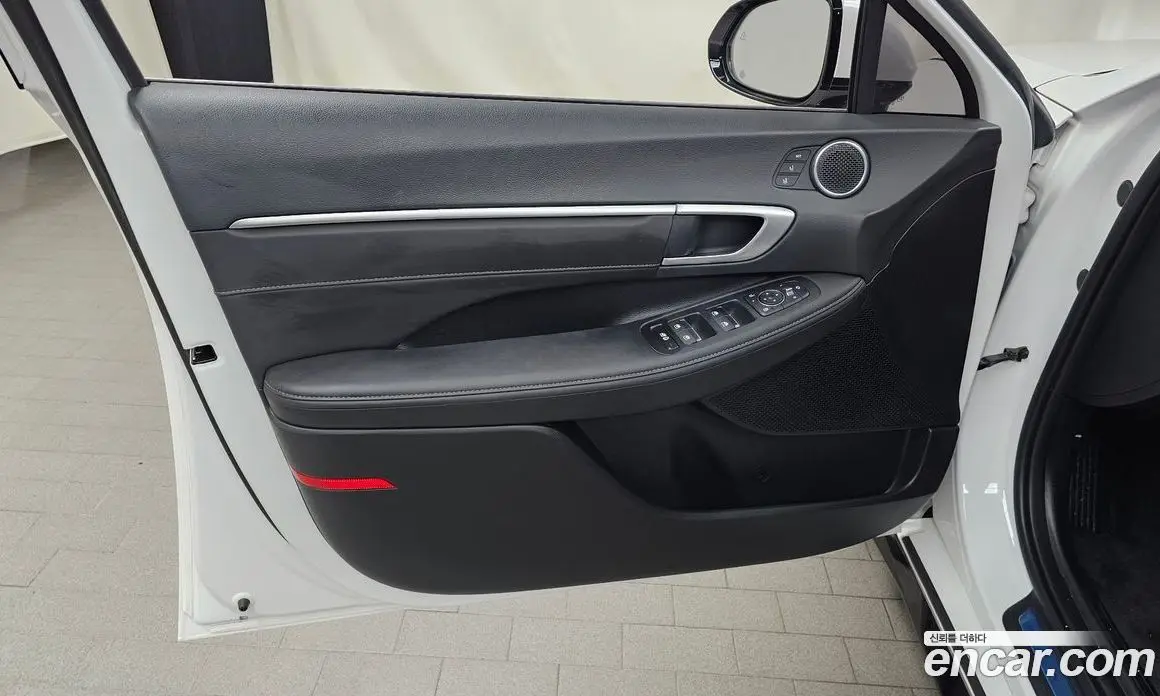 Hyundai Sonata 2023 1.6 автомат (гидро), фото 14