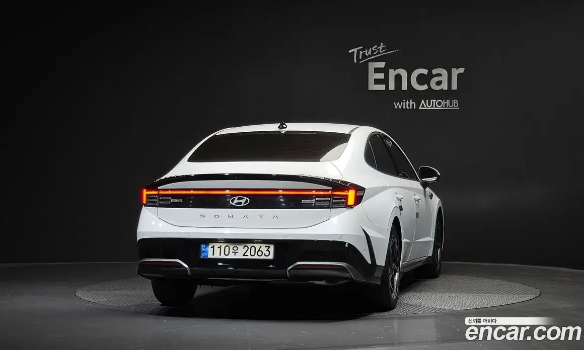 Hyundai Sonata 2023 1.6 автомат (гидро), фото 4