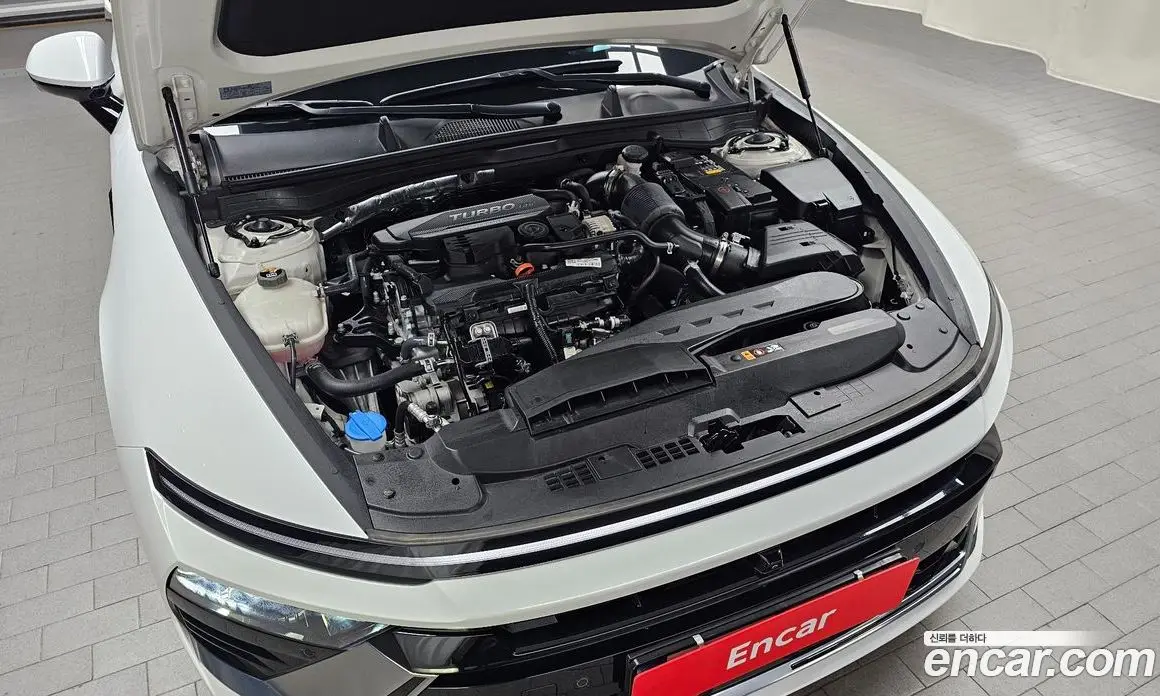 Hyundai Sonata 2023 1.6 автомат (гидро), фото 6