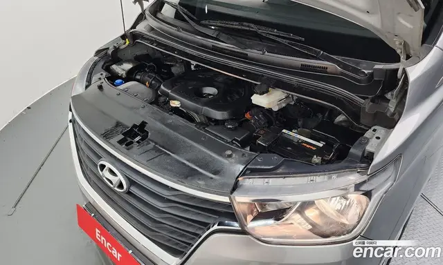 Hyundai Starex 2018 2.5 автомат (гидро), миниатюра 6