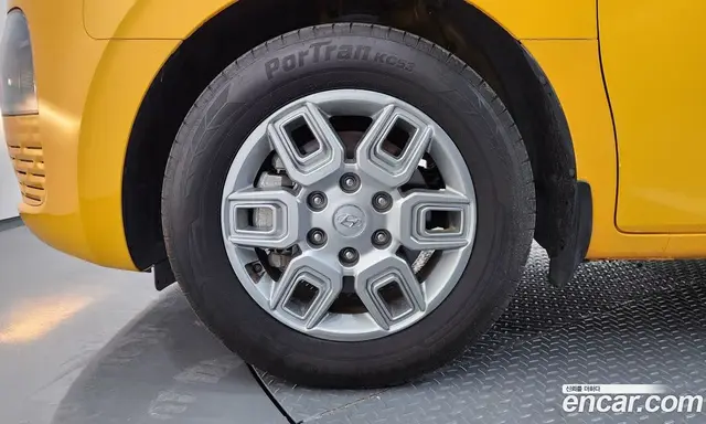 Hyundai Staria 2023 3.5 автомат (гидро), миниатюра 5