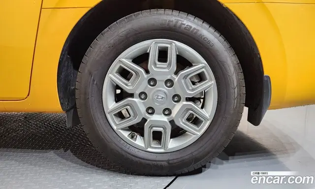 Hyundai Staria 2023 3.5 автомат (гидро), миниатюра 7