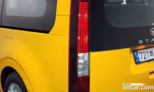 Hyundai Staria 2023 3.5 автомат (гидро), миниатюра 9