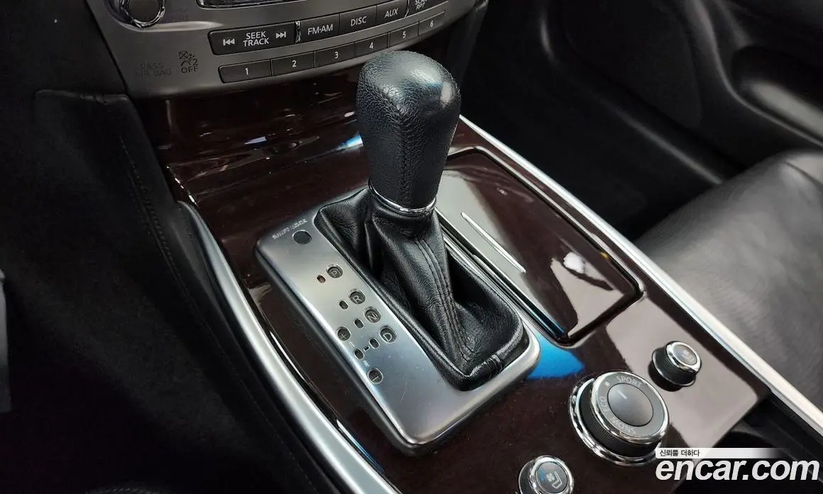 Infiniti M 2010 3.7 автомат (гидро), фото 9 Infiniti M 2010 3.7 автомат (гидро), фото 9