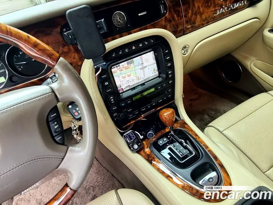 Jaguar XJ 2008 2.7 автомат (гидро), фото 15 Jaguar XJ 2008 2.7 автомат (гидро), фото 15