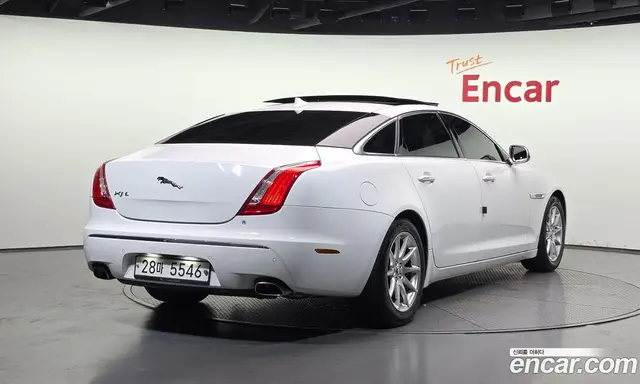 Jaguar XJ 2013 2.0 автомат (гидро), миниатюра 2 Jaguar XJ 2013 2.0 автомат (гидро), миниатюра 2