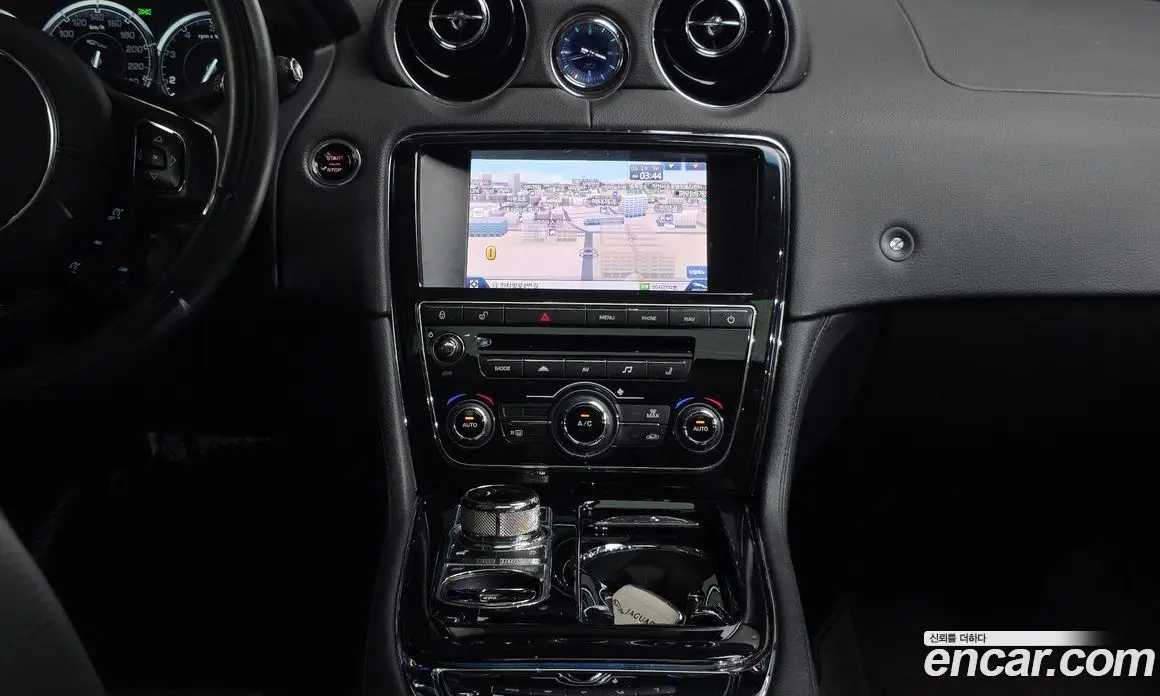 Jaguar XJ 2013 2.0 автомат (гидро), фото 12 Jaguar XJ 2013 2.0 автомат (гидро), фото 12