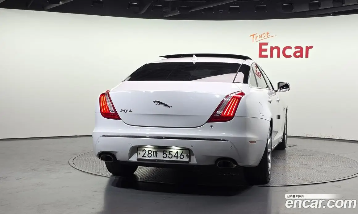 Jaguar XJ 2013 2.0 автомат (гидро), фото 4 Jaguar XJ 2013 2.0 автомат (гидро), фото 4