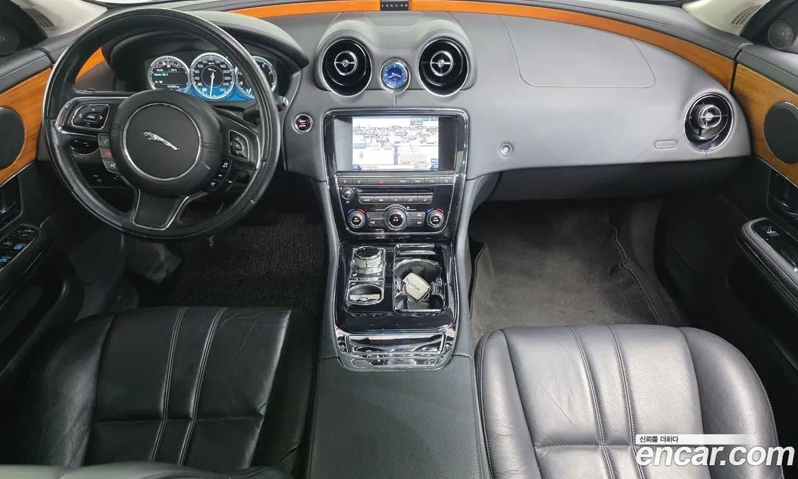 Jaguar XJ 2013 2.0 автомат (гидро), фото 7 Jaguar XJ 2013 2.0 автомат (гидро), фото 7