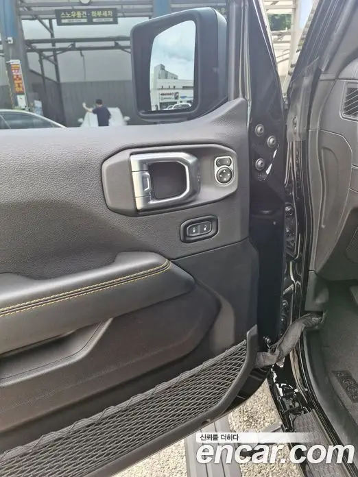Jeep Wrangler 2024 2.0 автомат (гидро), фото 16