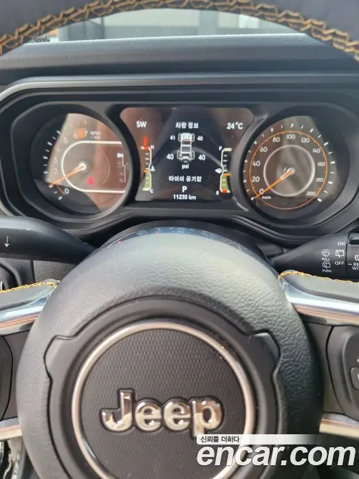 Jeep Wrangler 2024 2.0 автомат (гидро), фото 8