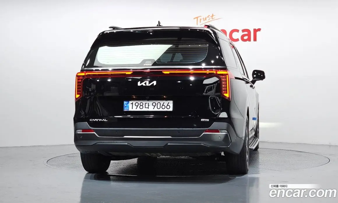 Kia Carnival 2024 1.6 автомат (гидро), фото 4