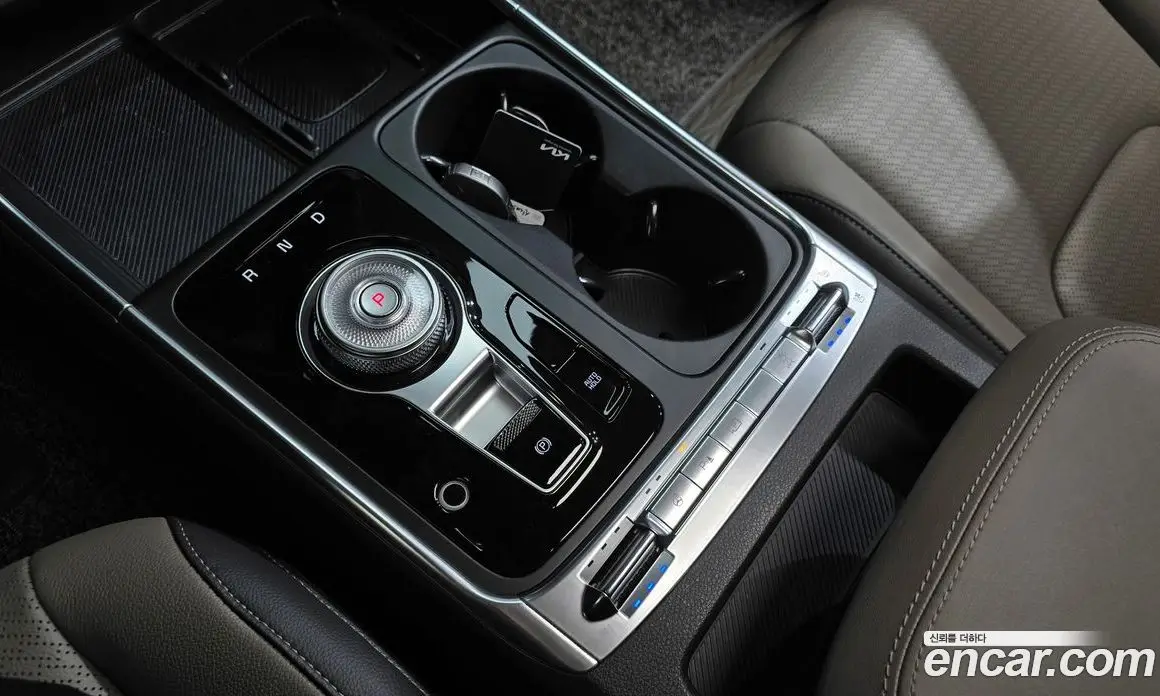 Kia Carnival 2024 1.6 автомат (гидро), фото 9