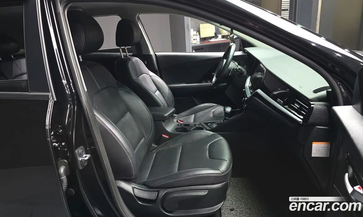Kia Niro 2020 1.6 автомат (гидро), фото 11