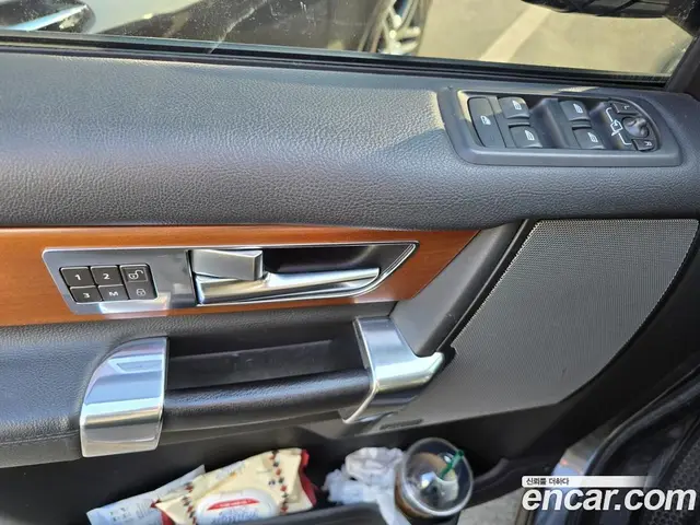 Land Rover Discovery 2016 3.0 автомат (гидро), миниатюра 3