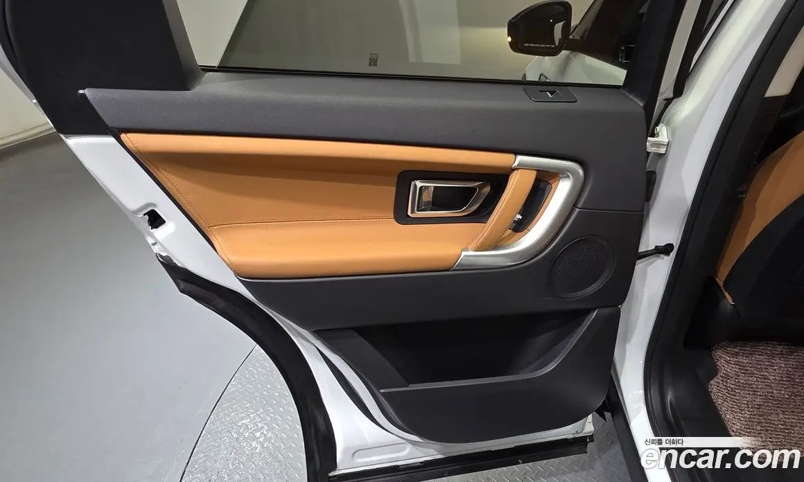 Land Rover Discovery Sport 2018 2.0 автомат (гидро), фото 15