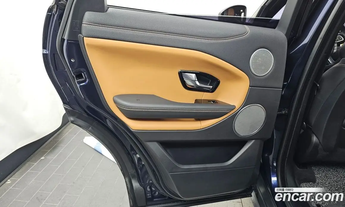 Land Rover Range Rover Evoque 2017 2.0 автомат (гидро), фото 15
