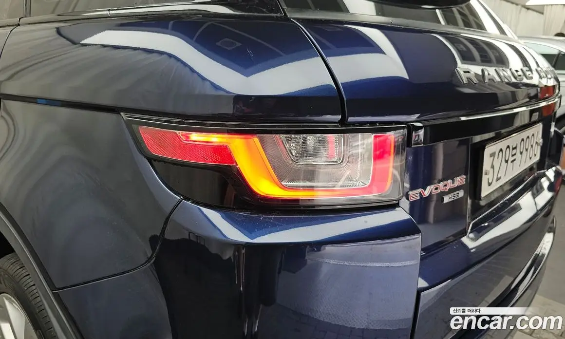 Land Rover Range Rover Evoque 2017 2.0 автомат (гидро), фото 9