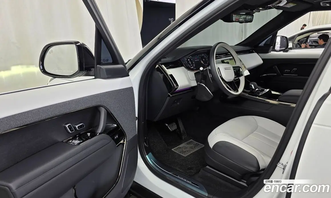 Land Rover Range Rover Sport 2025 3.0 автомат (гидро), фото 13