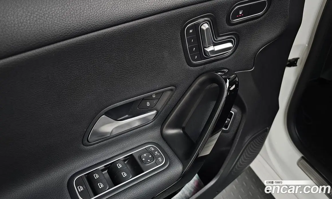 Mercedes-Benz A-Class 2020 2.0 гидро, фото 23