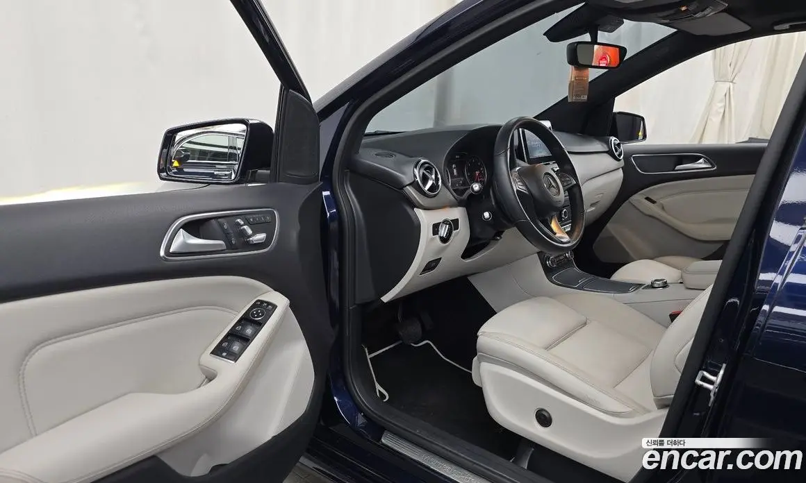 Mercedes-Benz B-Class 2017 2.1 гидро, фото 10 Mercedes-Benz B-Class 2017 2.1 гидро, фото 10