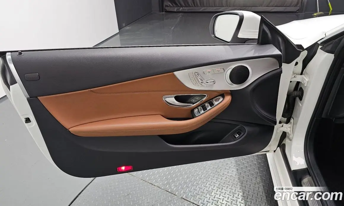 Mercedes-Benz C-Class 2017 2.0 гидро, фото 13 Mercedes-Benz C-Class 2017 2.0 гидро, фото 13