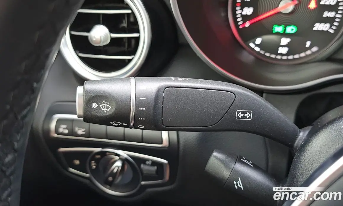 Mercedes-Benz C-Class 2017 2.0 гидро, фото 18 Mercedes-Benz C-Class 2017 2.0 гидро, фото 18
