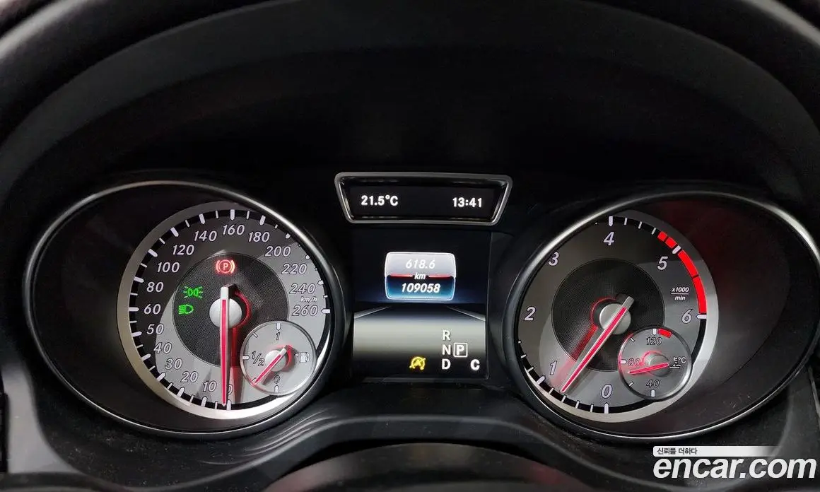 Mercedes-Benz GLA-Class 2016 2.1 гидро, фото 8 Mercedes-Benz GLA-Class 2016 2.1 гидро, фото 8