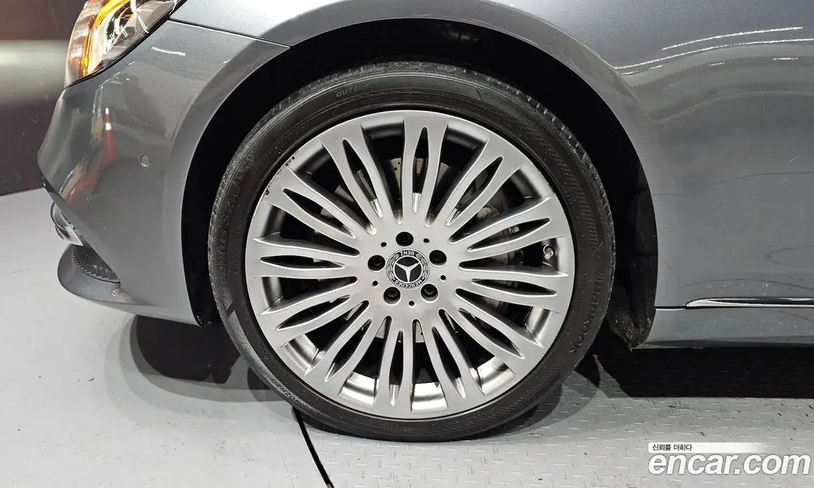 Mercedes-Benz S-Class 2017 4.0 гидро, фото 5 Mercedes-Benz S-Class 2017 4.0 гидро, фото 5