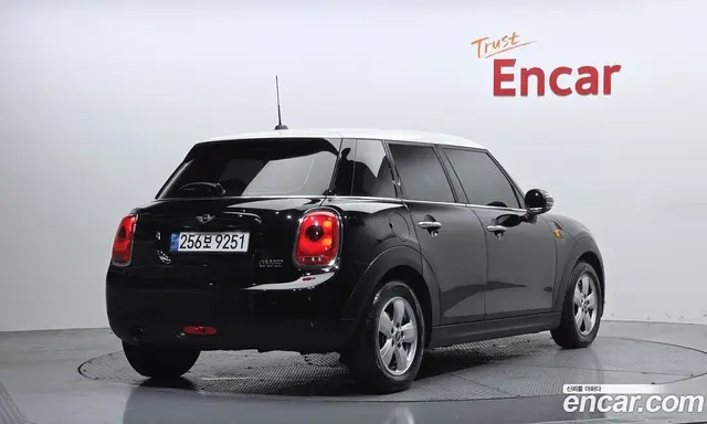 Mini Cooper 2017 1.5 автомат (гидро), миниатюра 2